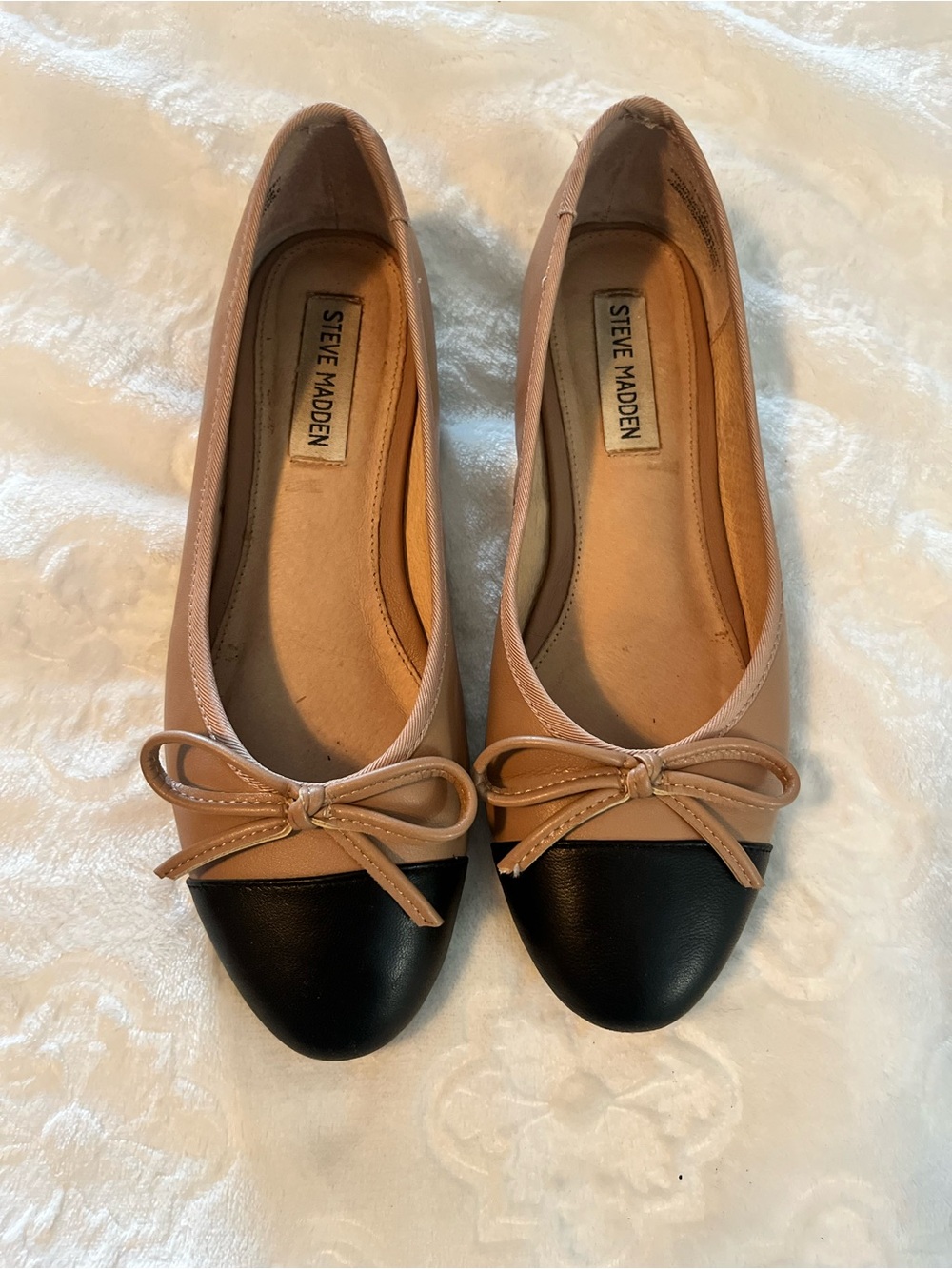 Steve Madden Two-Tone Beige and Black Ballet Flats sz 7